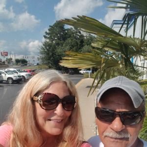 Meet your Posher, Sharon